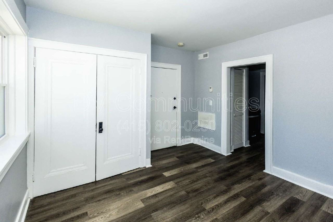 3296 E 149th St #1 - Photo 3 of 13