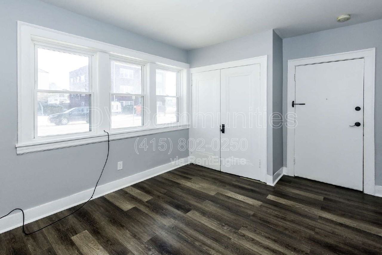 3296 E 149th St #1 - Photo 4 of 13