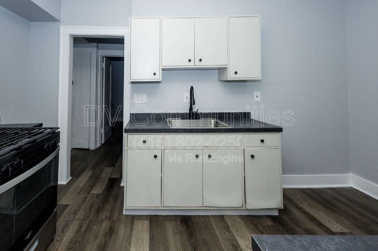 3296 E 149th St #1 - Photo 5 of 13