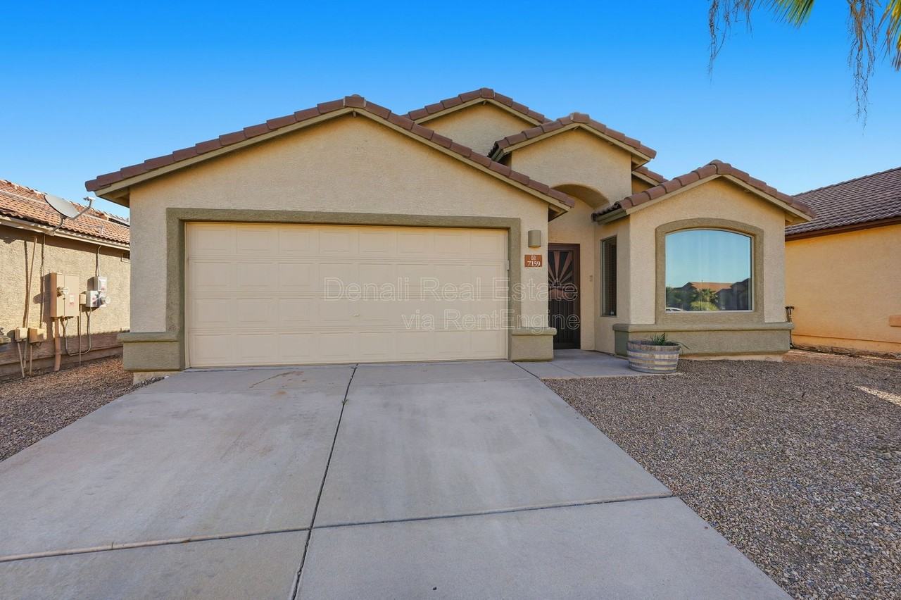 7159 S Providence Dr - Photo 2 of 37