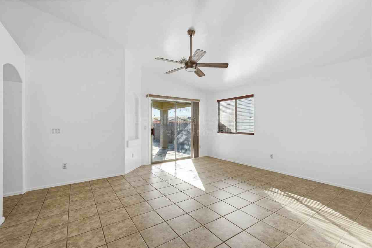 7159 S Providence Dr - Photo 7 of 37