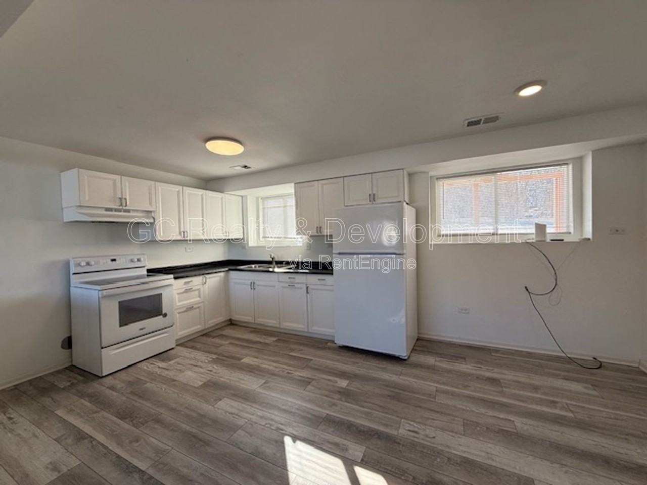 284 Windsor Ter #2 - Photo 4 of 17