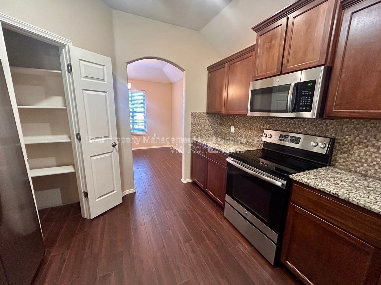 420 Ridge Point Dr - Photo 6 of 24