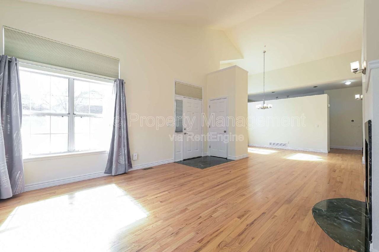 9985 E Hawaii Pl - Photo 4 of 21