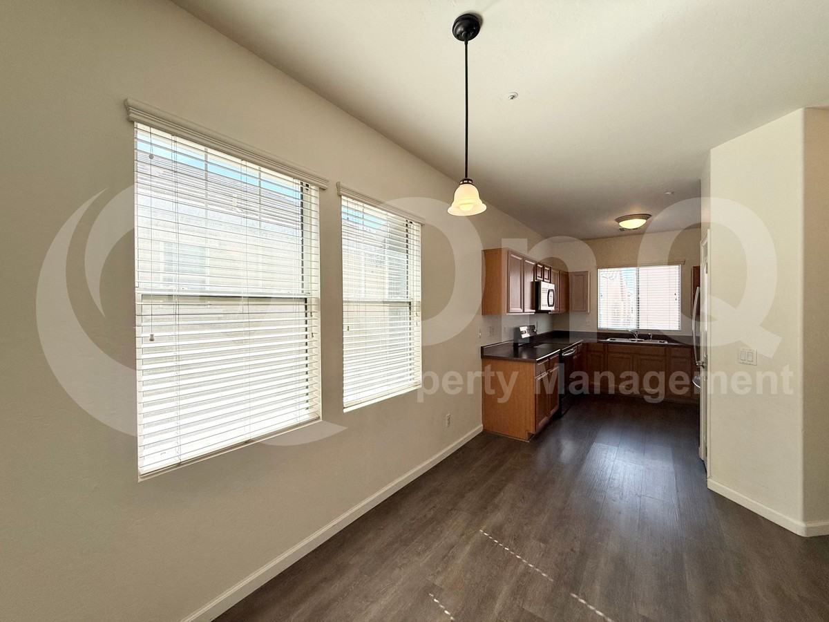 913 W Aspen Way - Photo 5 of 15