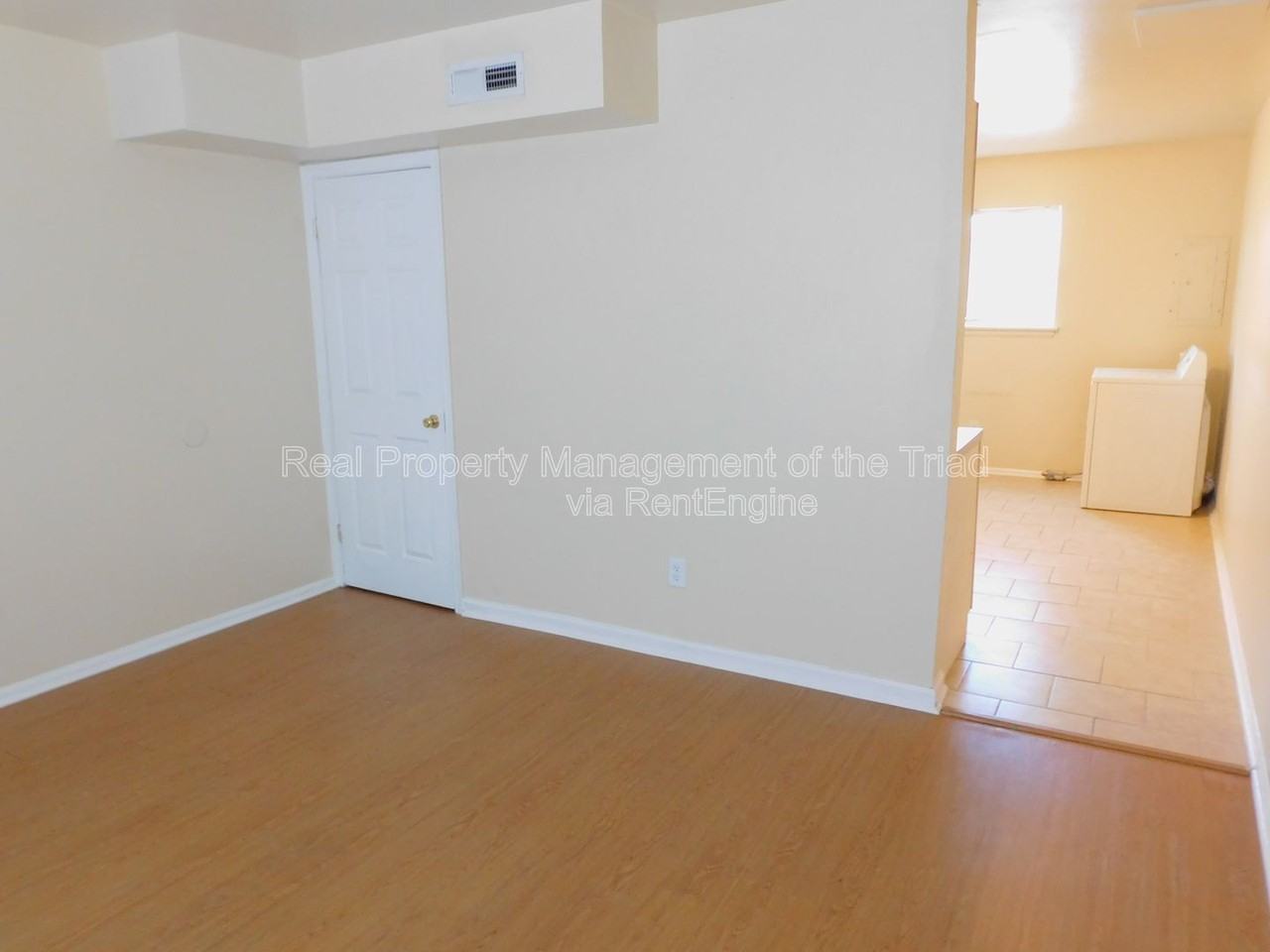 4216 Parker St #G - Photo 4 of 14