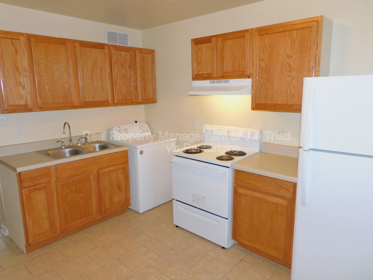 4216 Parker St #G - Photo 5 of 14