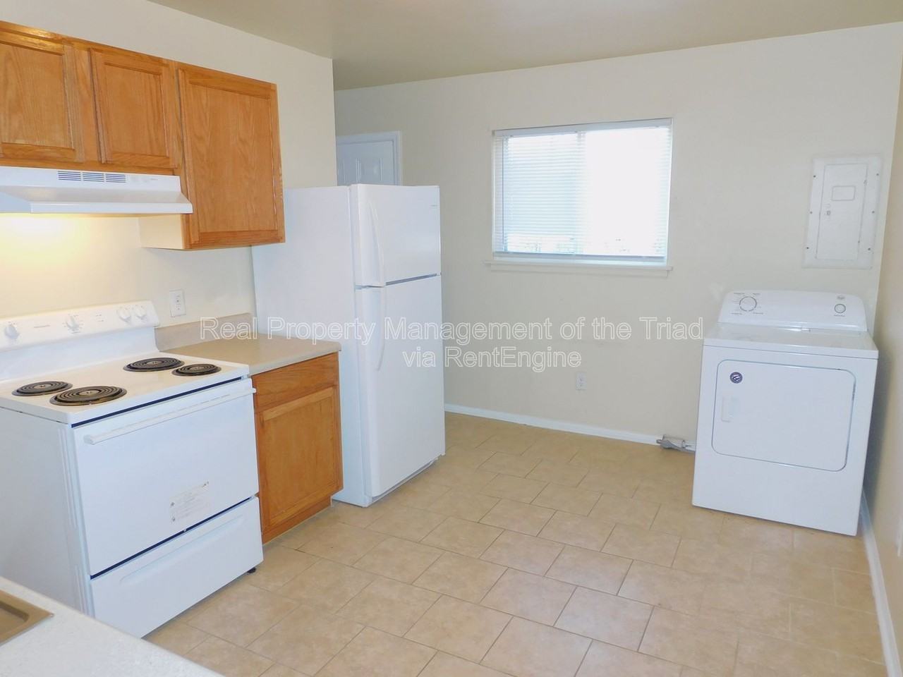 4216 Parker St #G - Photo 6 of 14