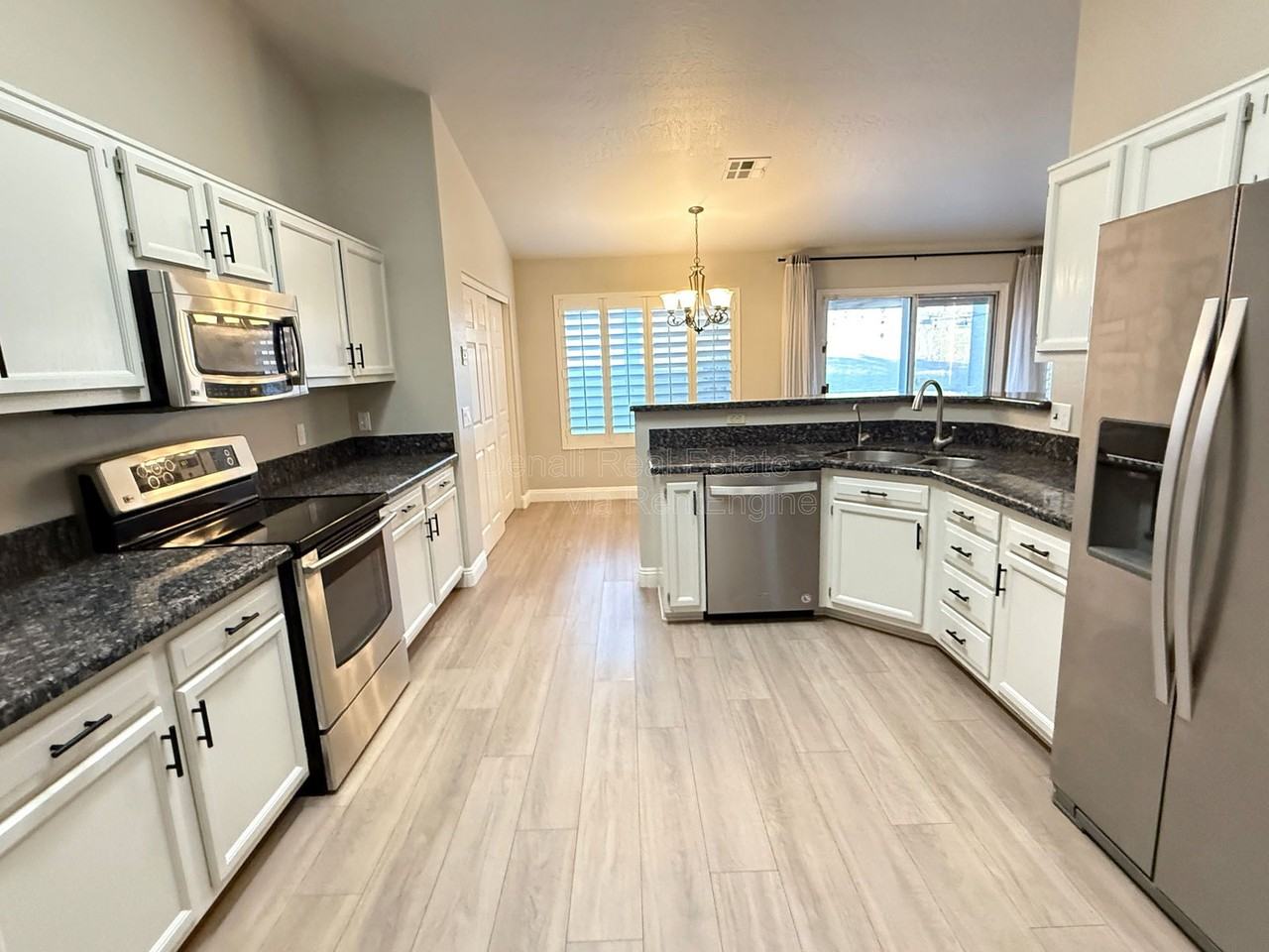 3640 E Mountain Sky Ave - Photo 7 of 28