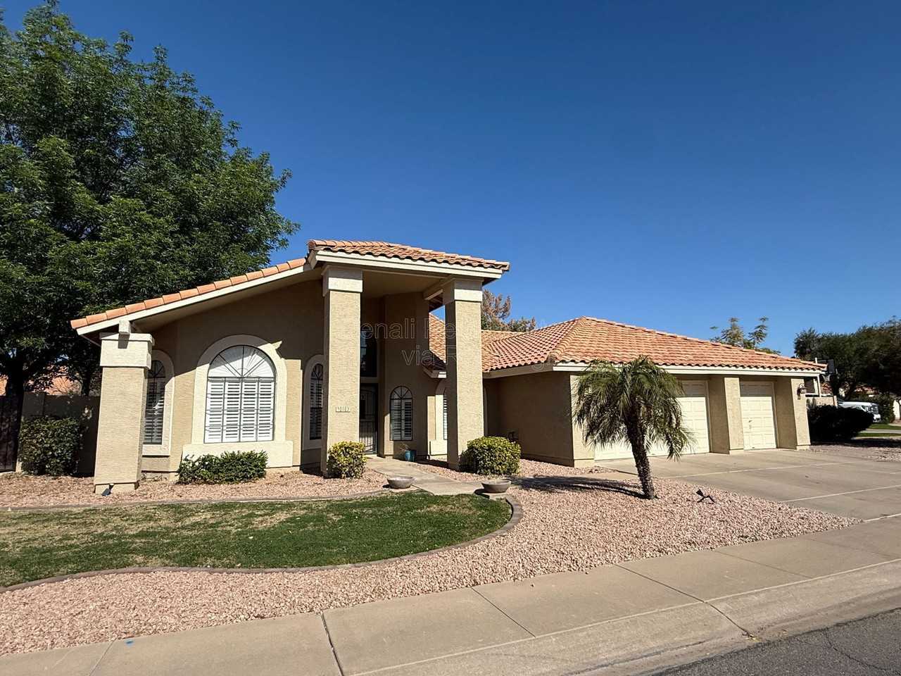 902 W Sherri Dr - Photo 2 of 34