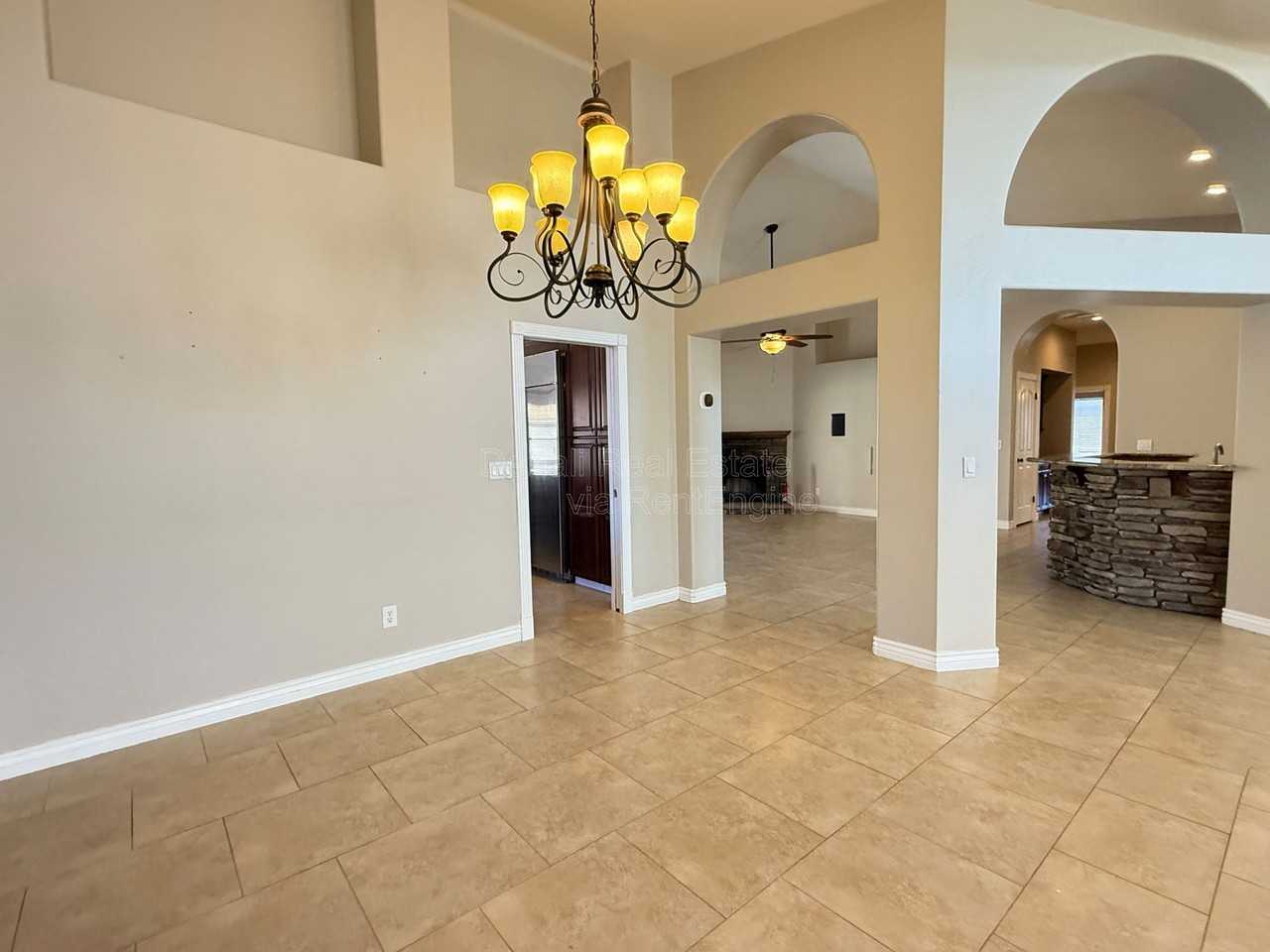 902 W Sherri Dr - Photo 7 of 34