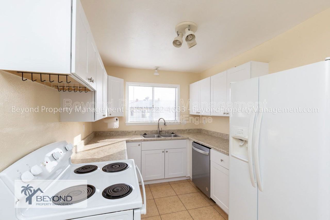 4164 Cherokee Ave #E - Photo 5 of 14