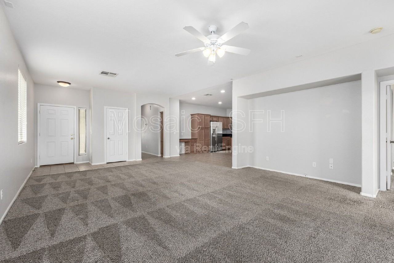 18545 W Paseo Way - Photo 5 of 32