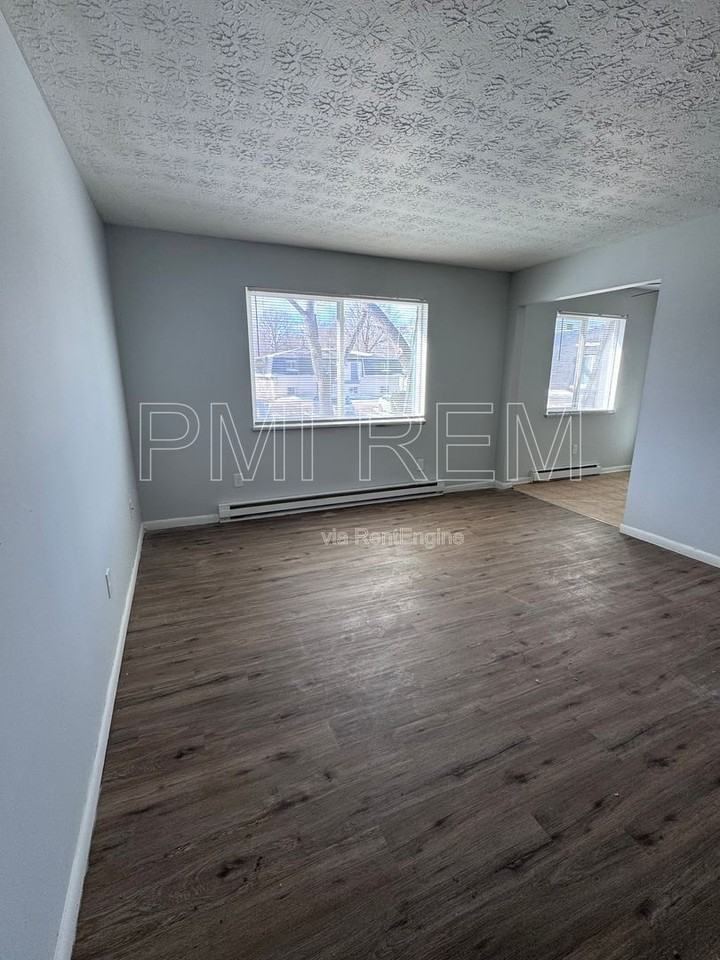 1806 Whipple Ave Nw #8 - Photo 3 of 23