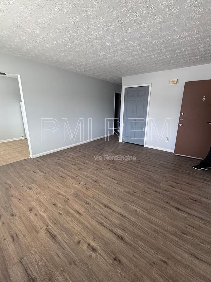 1806 Whipple Ave Nw #8 - Photo 4 of 23