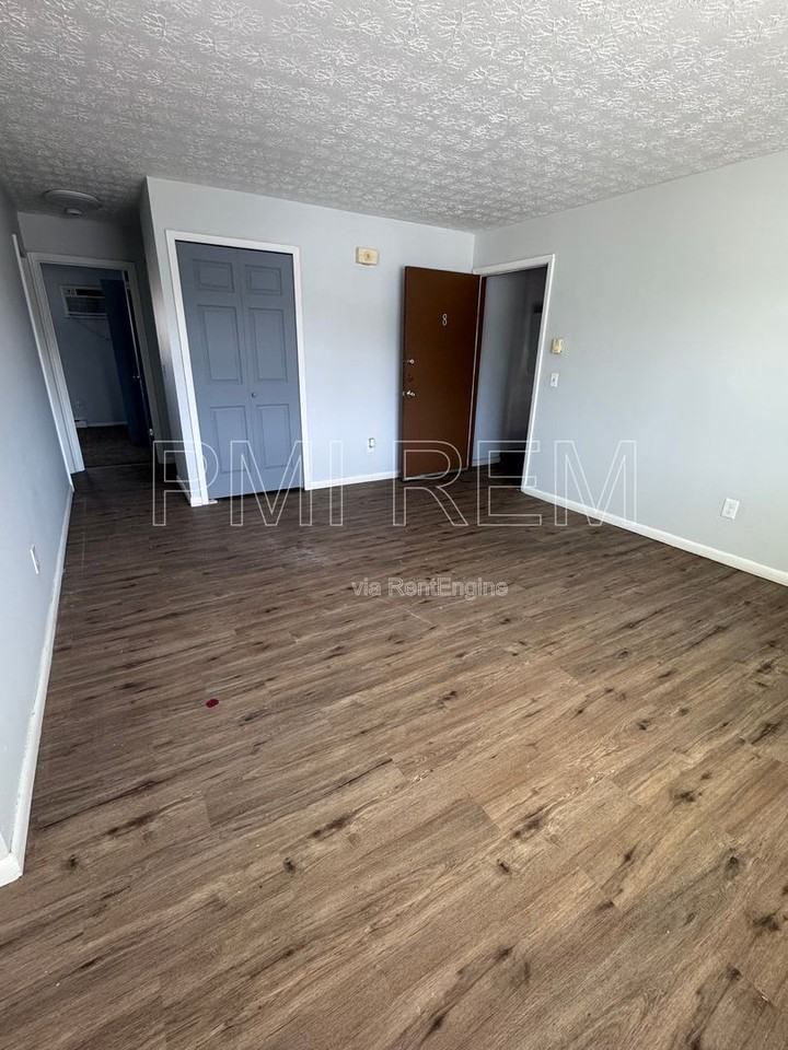 1806 Whipple Ave Nw #8 - Photo 5 of 23