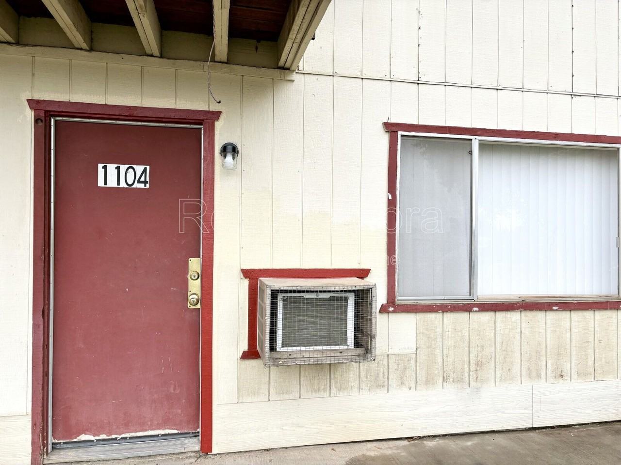 1104 I St - Photo 2 of 7