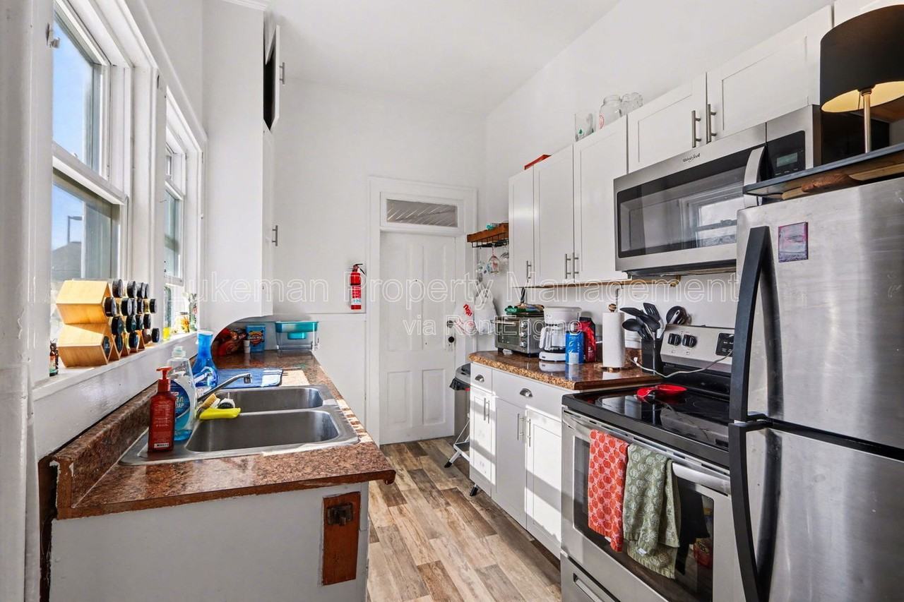 426 S Westnedge Ave - Photo 4 of 20