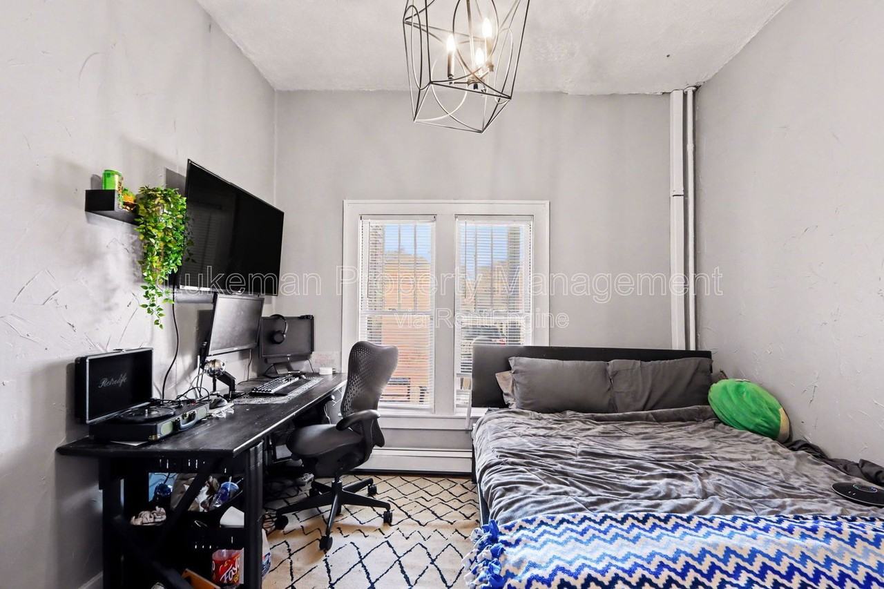 426 S Westnedge Ave - Photo 7 of 20