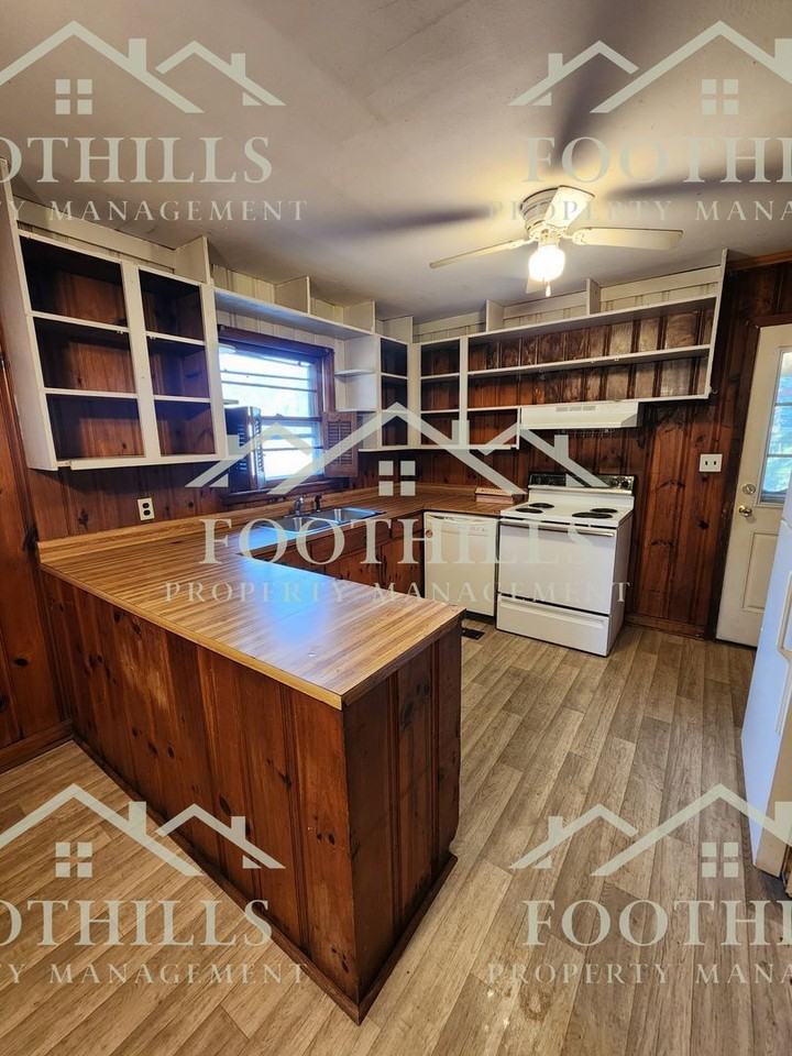 124 Pickens Cir - Photo 3 of 16