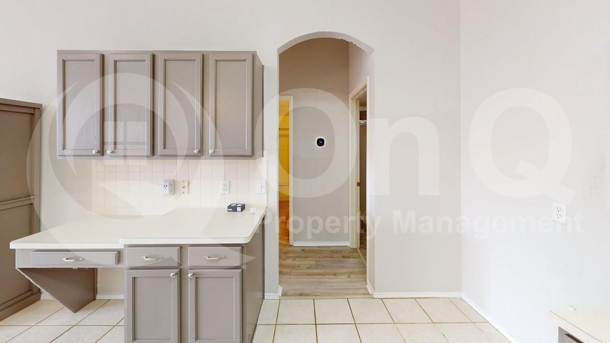 8204 Montecito Dr - Photo 4 of 21