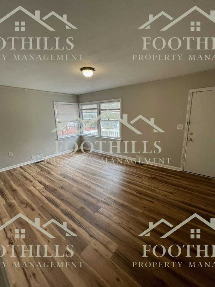 204 Pine Ln #A - Photo 2 of 6