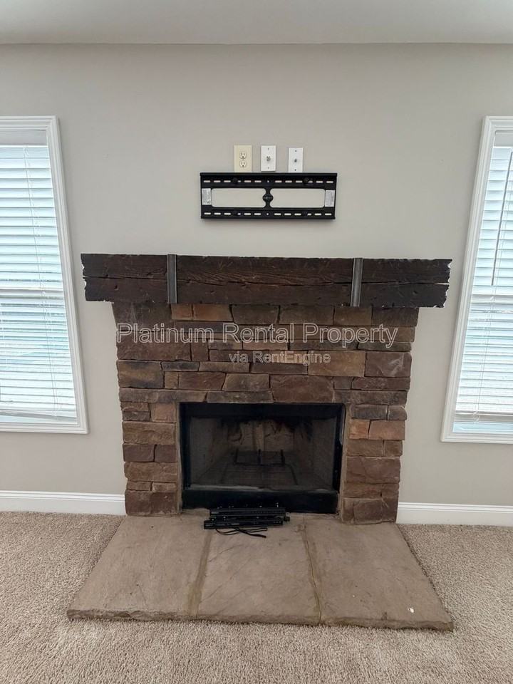 95 Rand Way - Photo 5 of 30