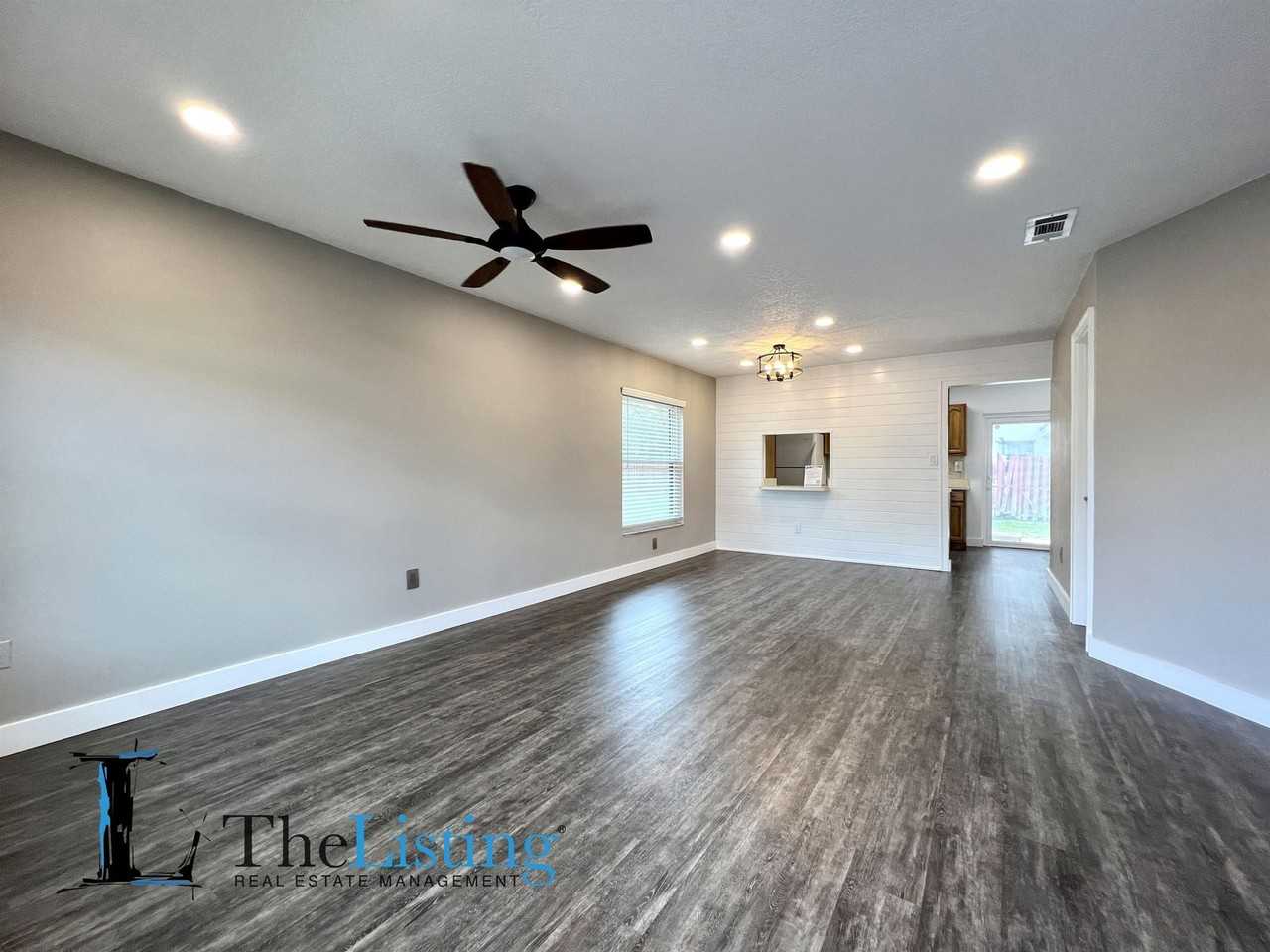 6300 Arlington Ct #210 - Photo 4 of 20