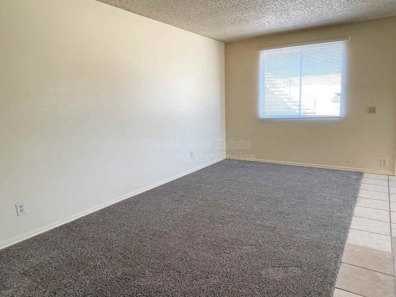 4718 E Portland St - Photo 3 of 11
