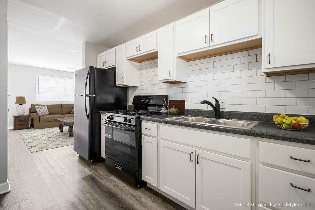 474 Elsmere St #D - Photo 4 of 14