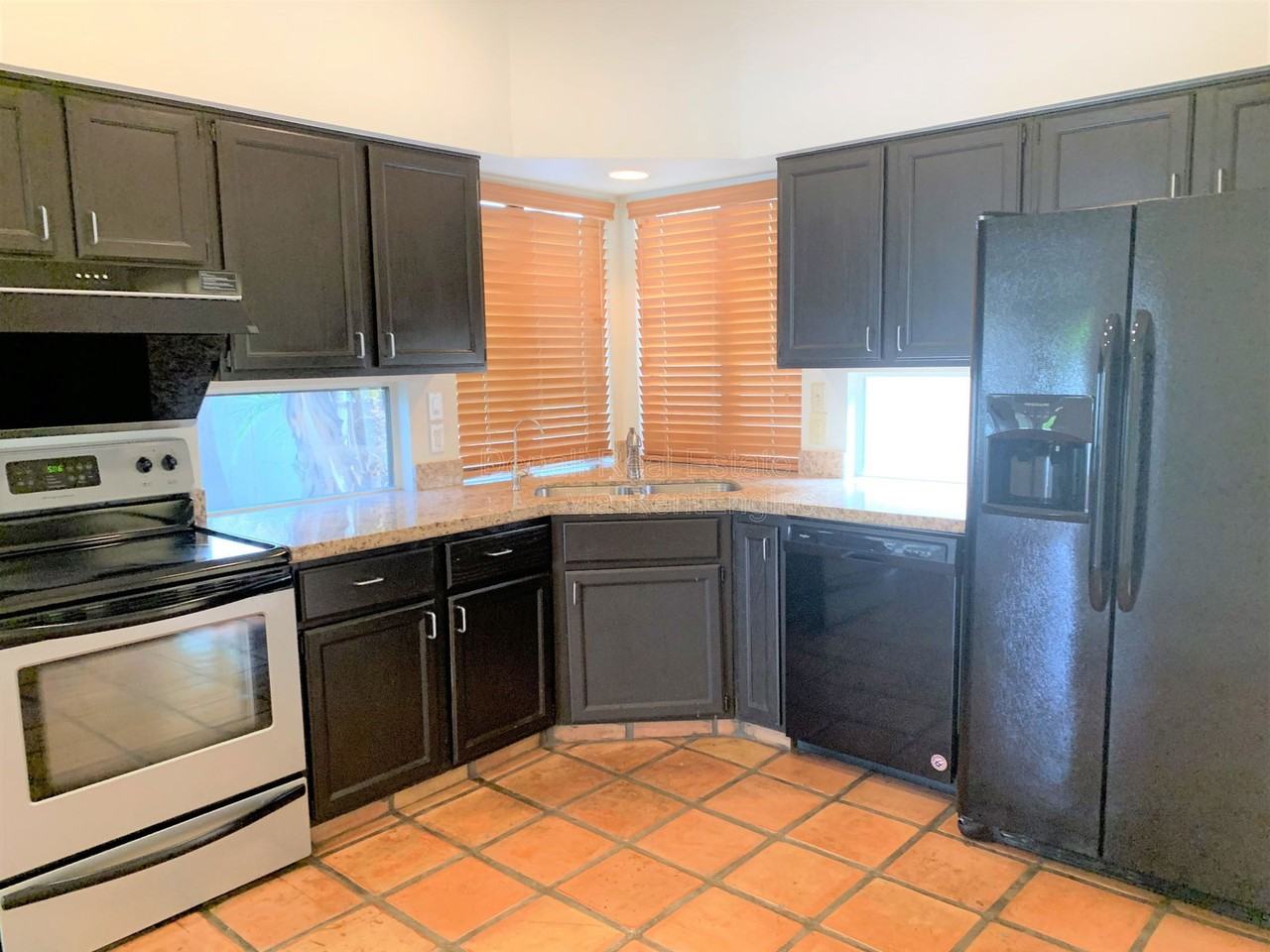 4667 W Harrison St - Photo 3 of 19