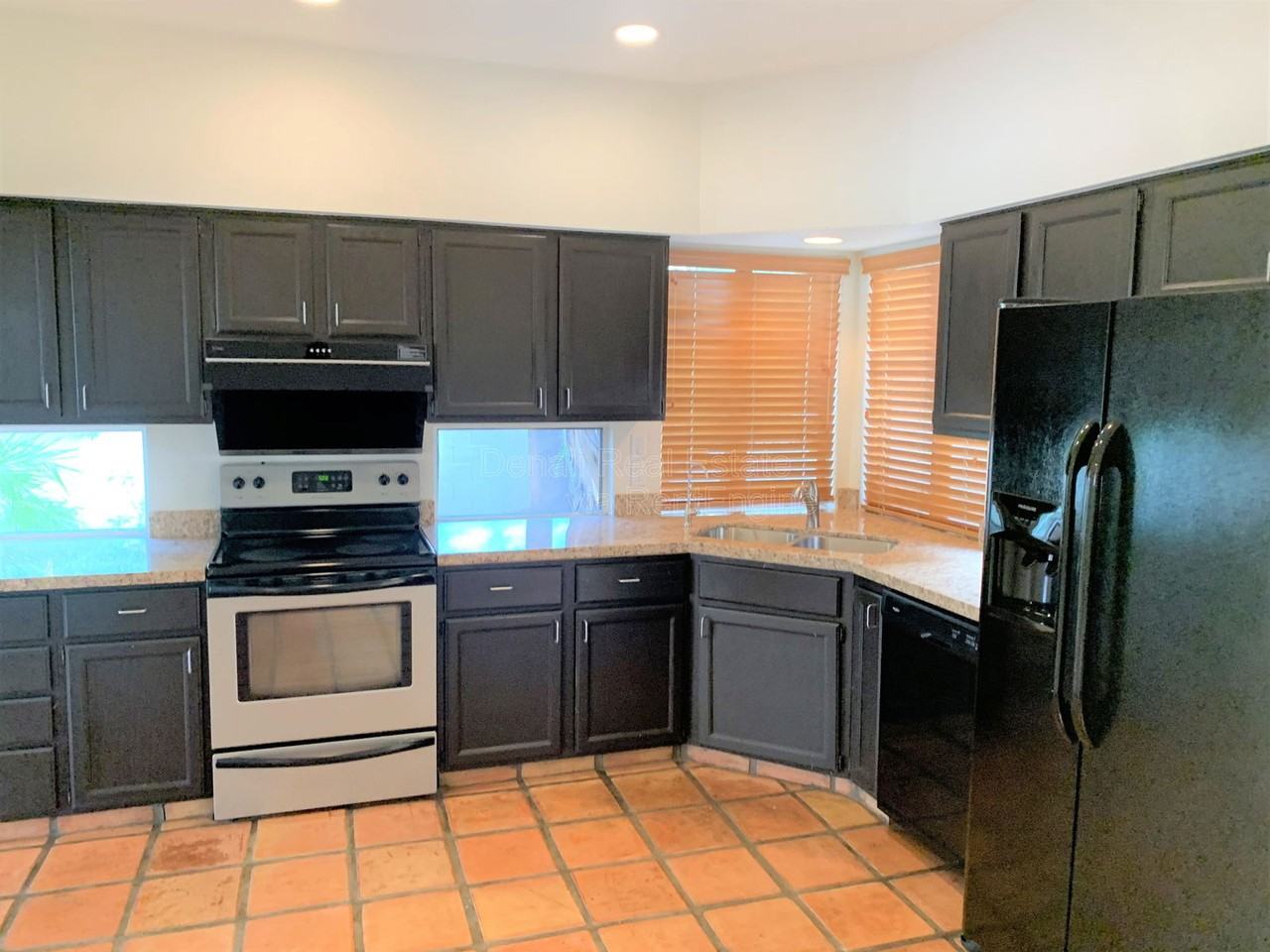 4667 W Harrison St - Photo 4 of 19