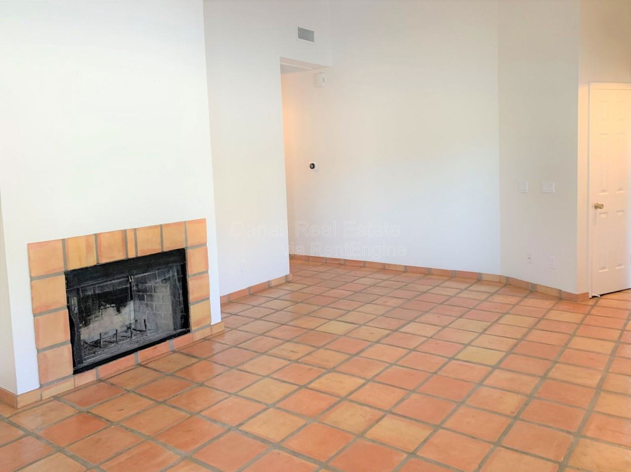 4667 W Harrison St - Photo 6 of 19