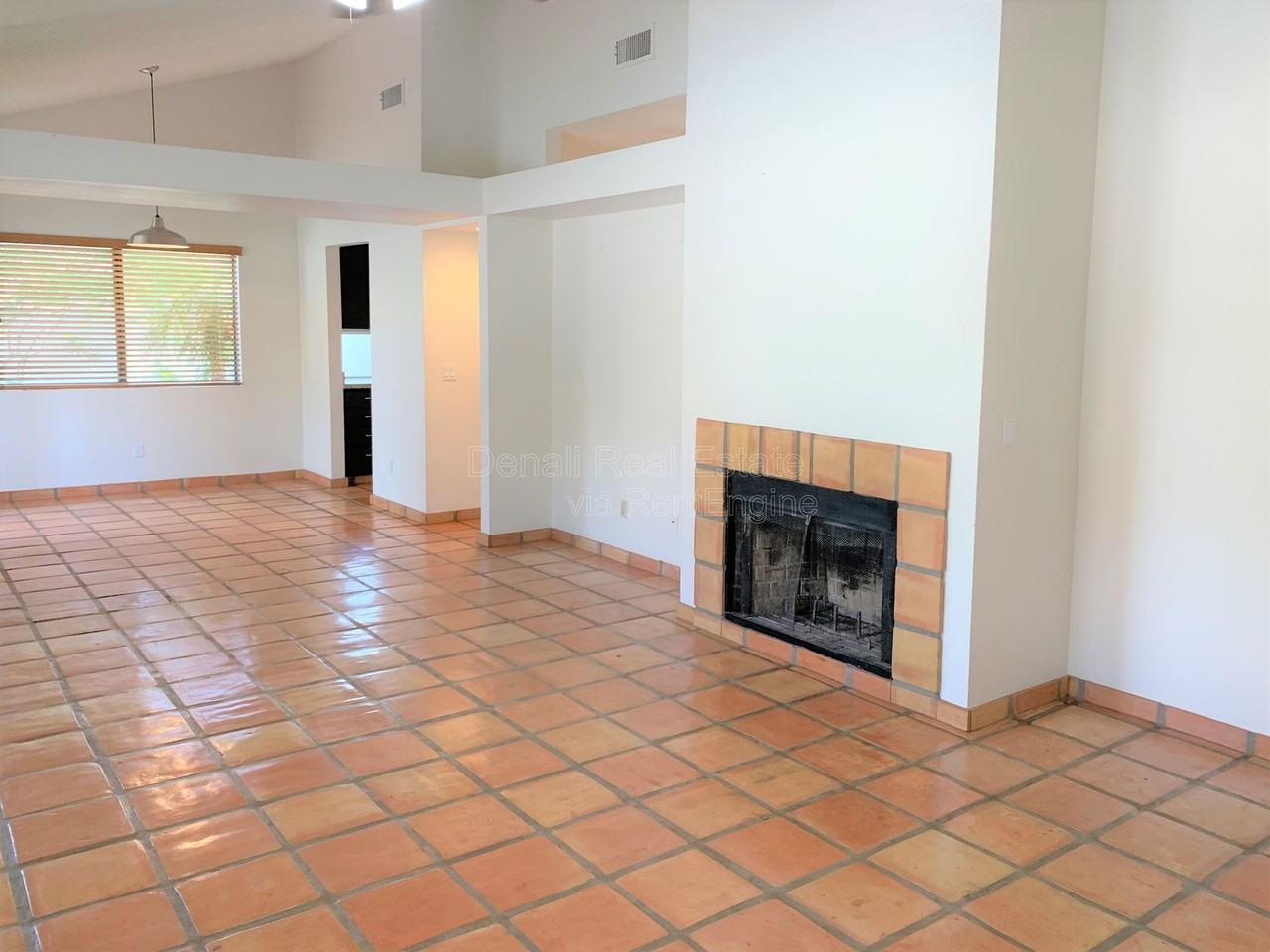 4667 W Harrison St - Photo 7 of 19