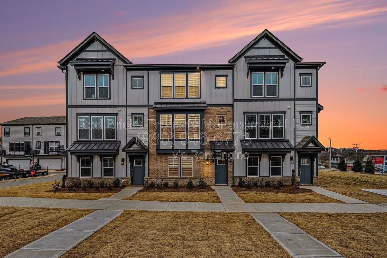 2007 Hawksworth Ln - Photo 2 of 32