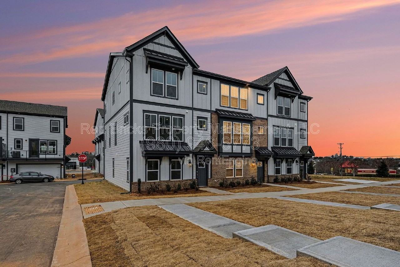 2007 Hawksworth Ln - Photo 4 of 32