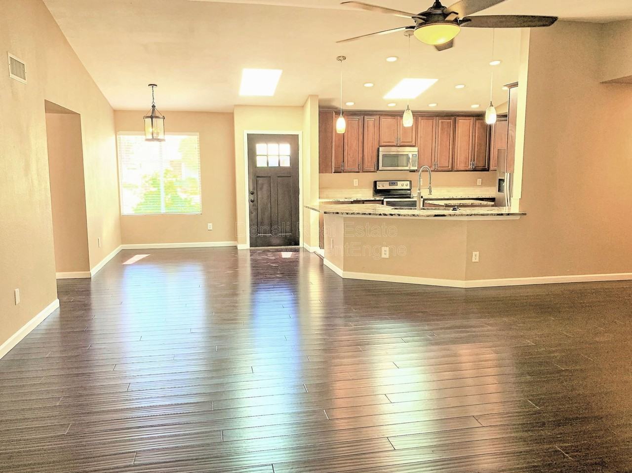 5916 E Spring Rd - Photo 3 of 16