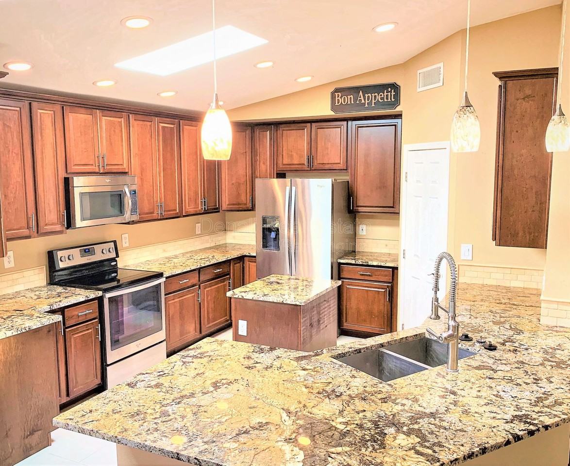 5916 E Spring Rd - Photo 5 of 16