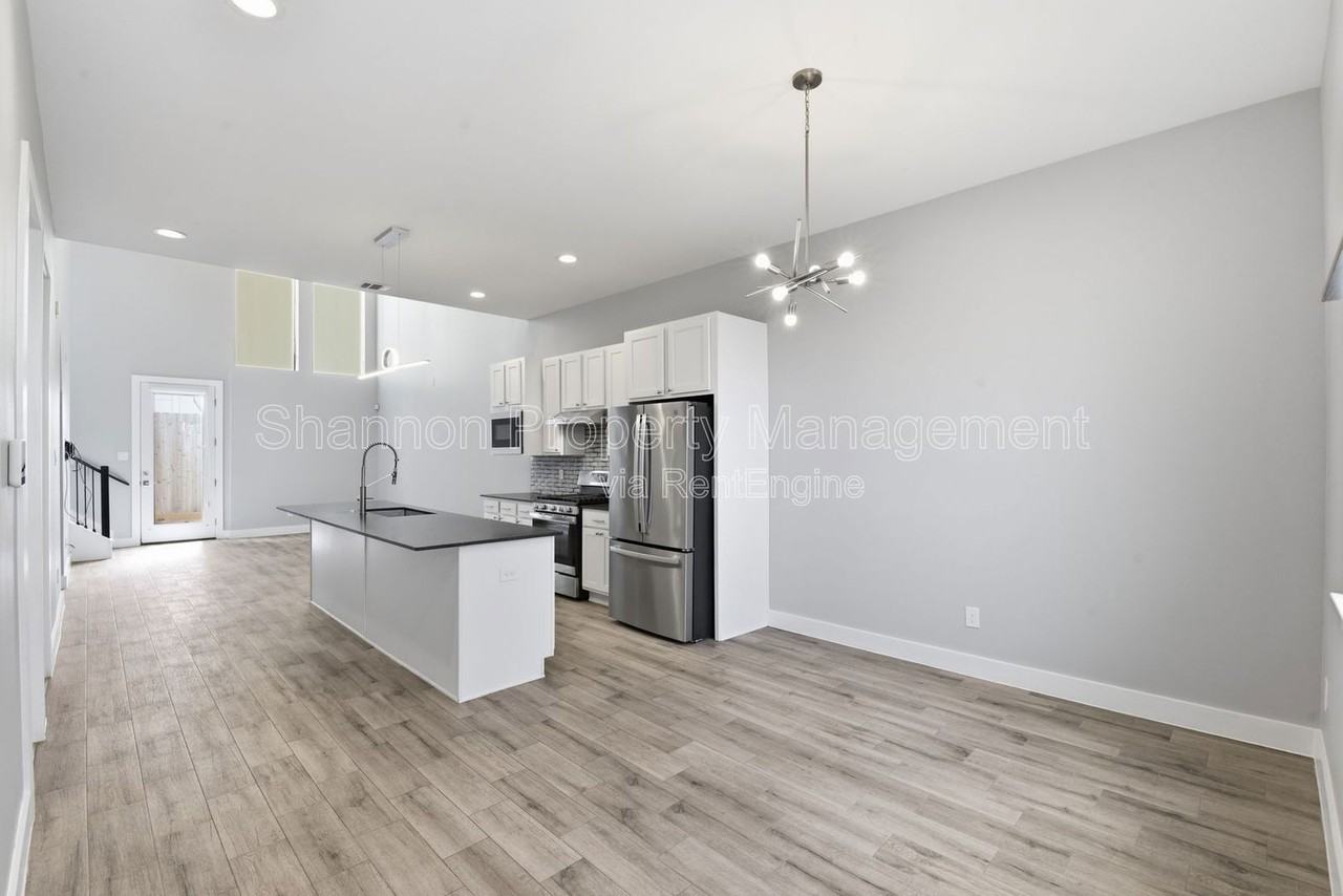 1709 Cedrocanna Ln - Photo 6 of 45