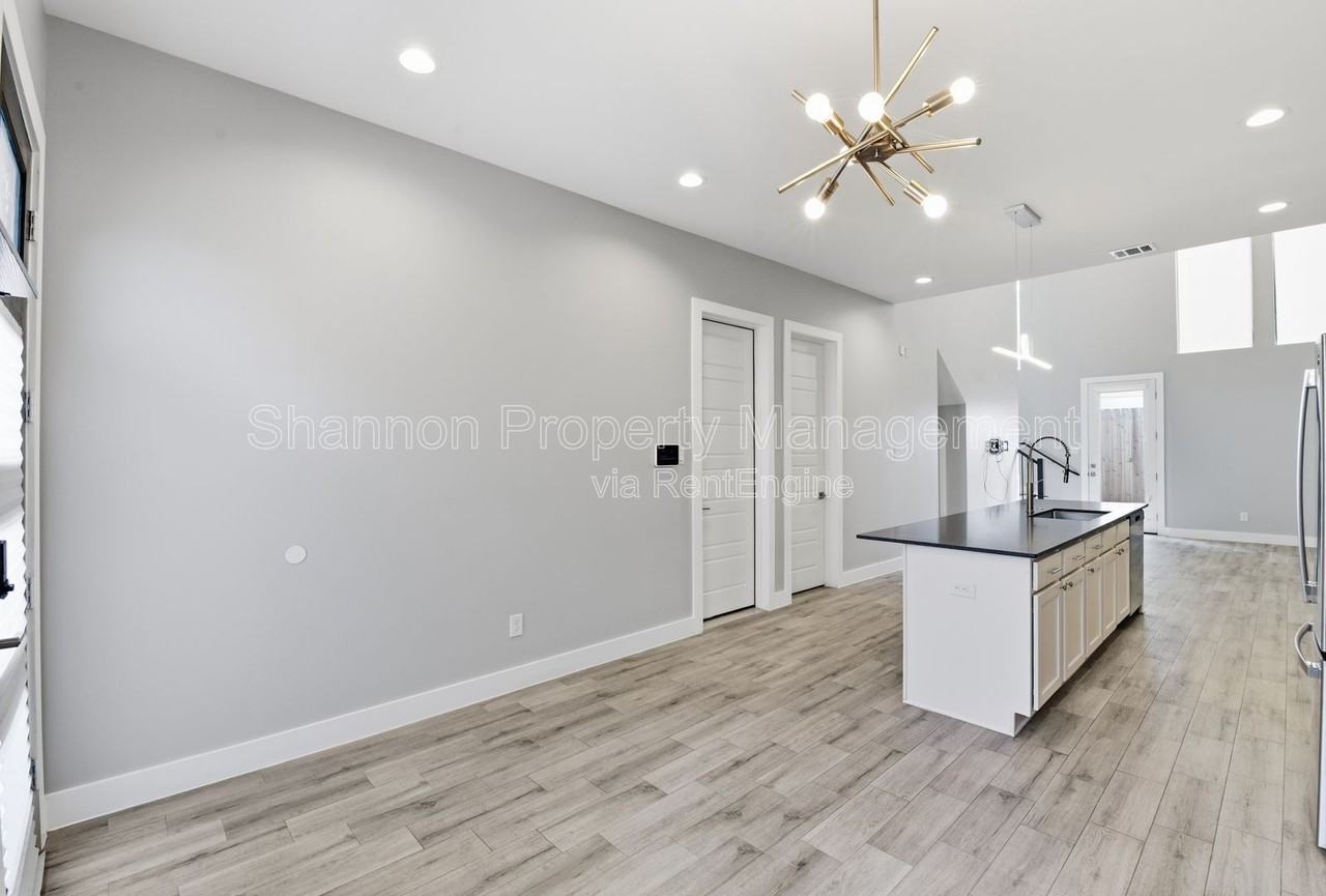 1709 Cedrocanna Ln - Photo 7 of 45