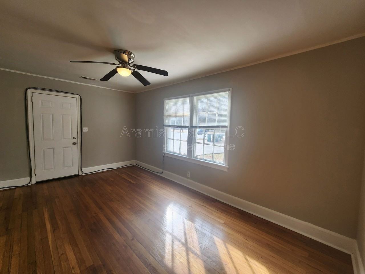 802 N Park St #B1 - Photo 2 of 13