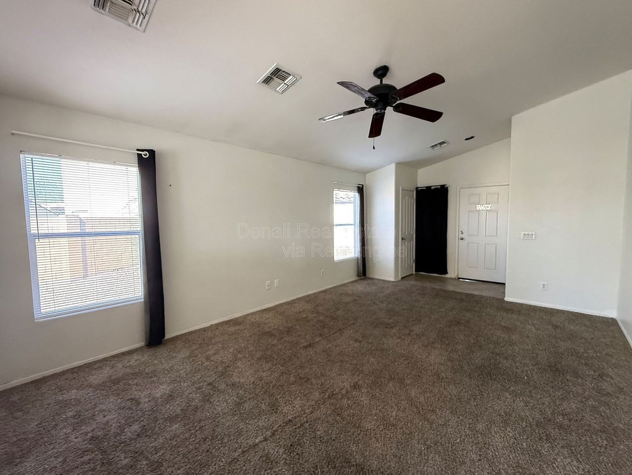 11561 W Green Dr - Photo 4 of 15