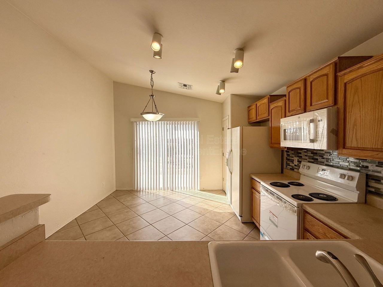 11561 W Green Dr - Photo 6 of 15