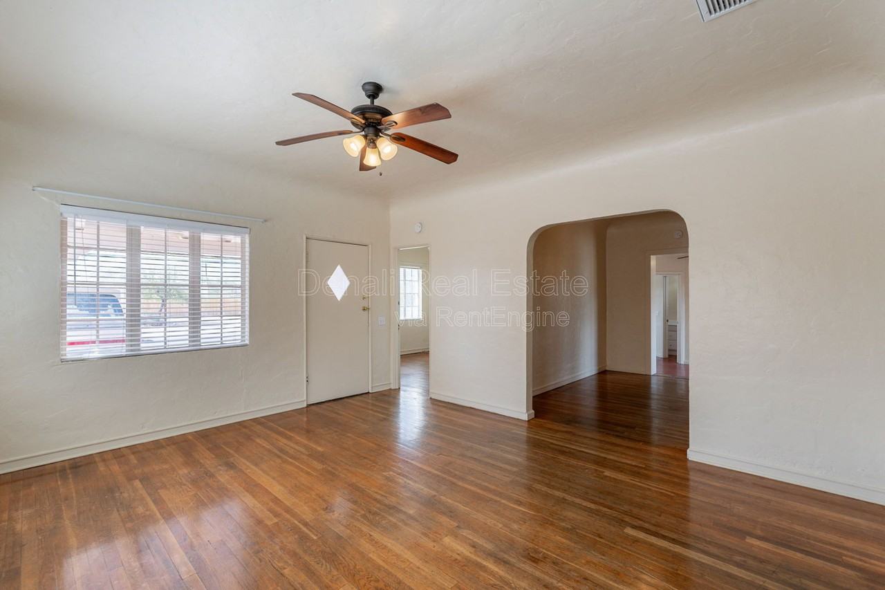 241 S Cherry Ave - Photo 2 of 27