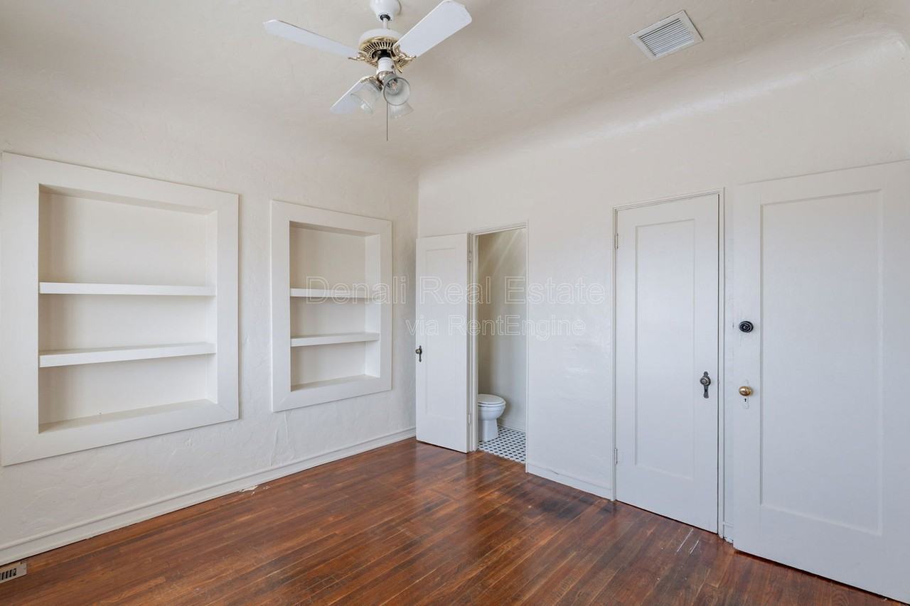 241 S Cherry Ave - Photo 5 of 27