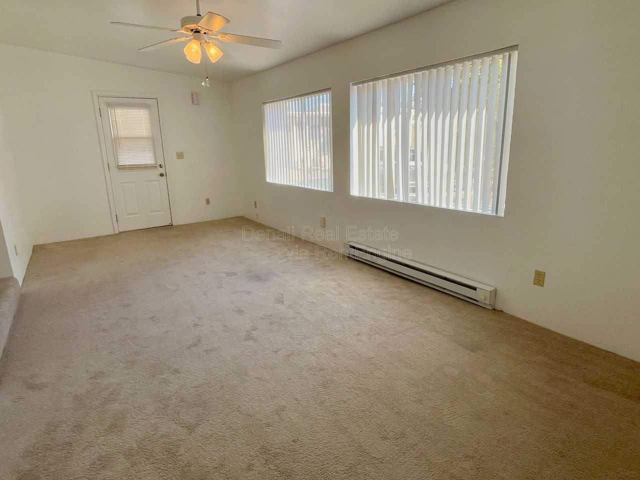 5709 W Rocking Circle St - Photo 6 of 33