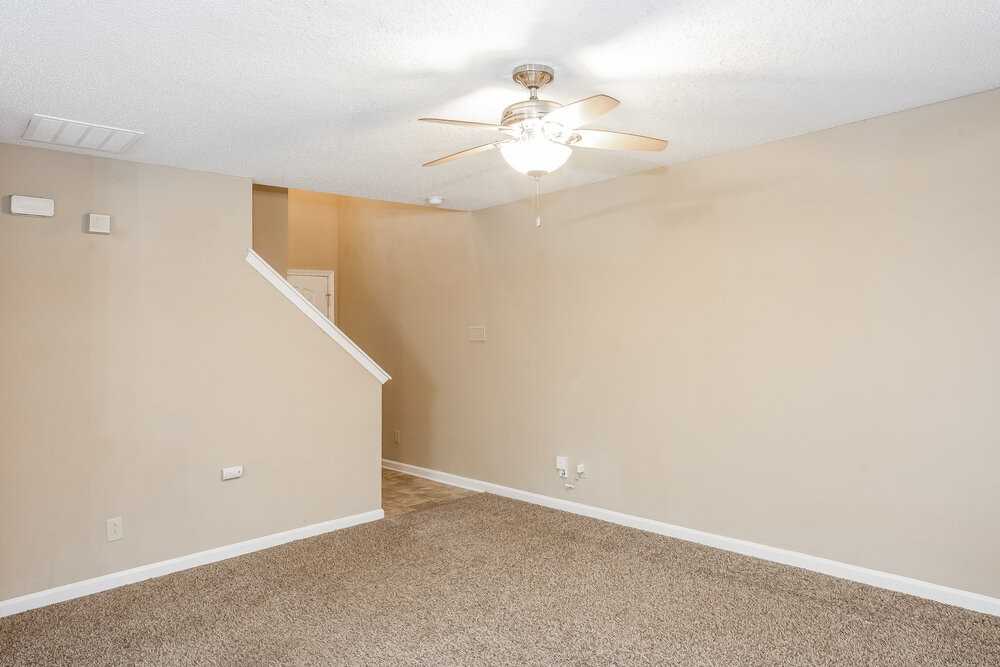 834 Littleton Dr - Photo 6 of 17