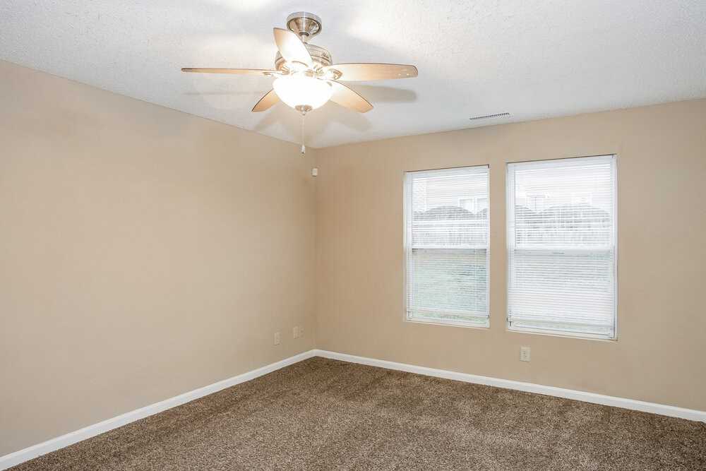 834 Littleton Dr - Photo 7 of 17