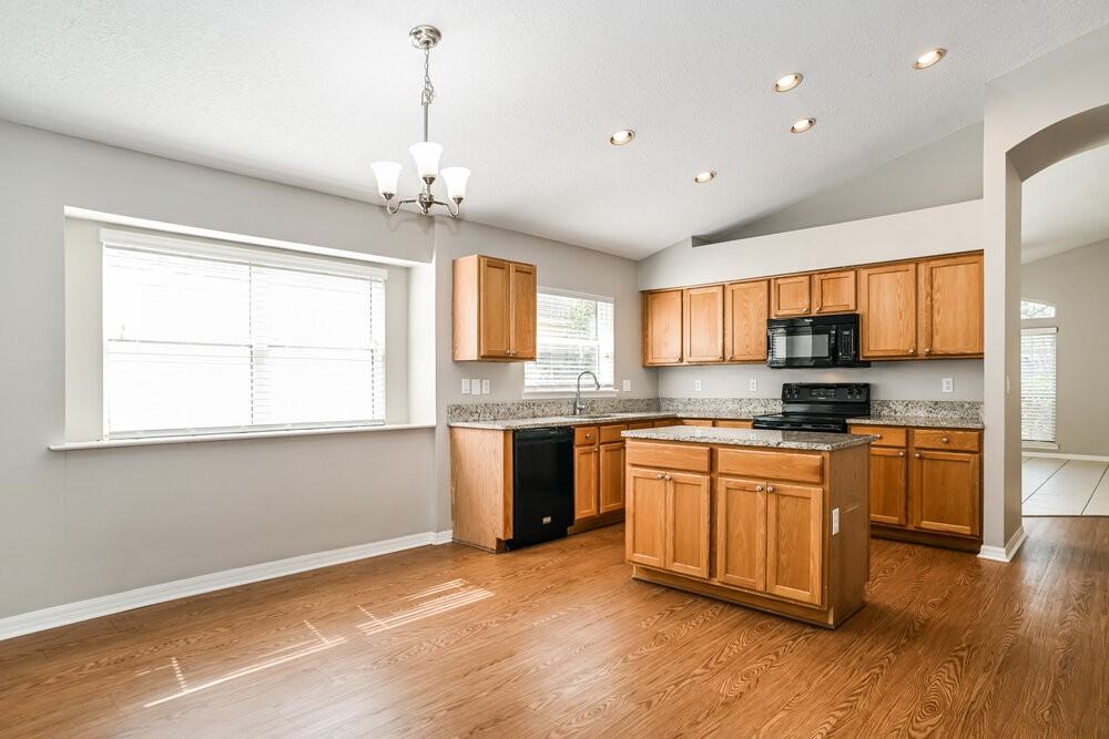 172 Afton Ln - Photo 4 of 16