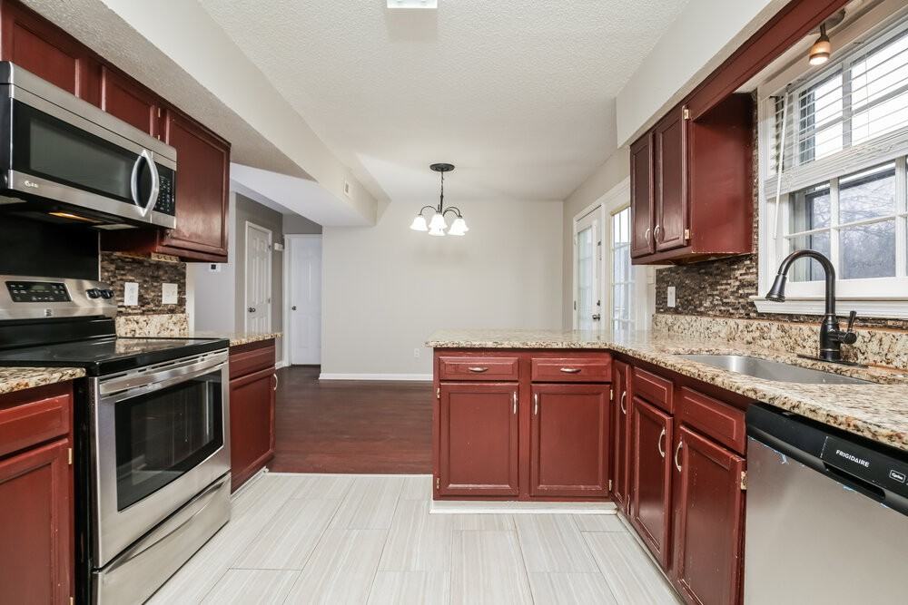 2805 Fernhurst Ct - Photo 7 of 17